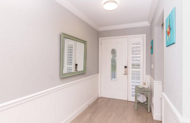 4041 NE Breakwater Drive Gallery 2