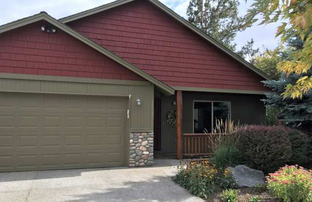 FURNISHED Short Term Single Level Home with Hot Tub! 20537 Dylan Loop photos photos