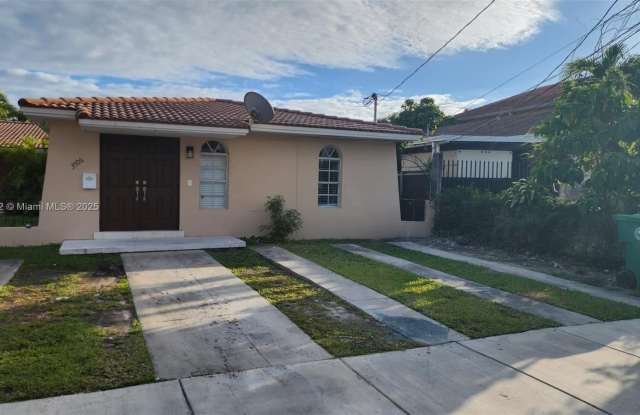 3506 SW 23rd Ter photos photos