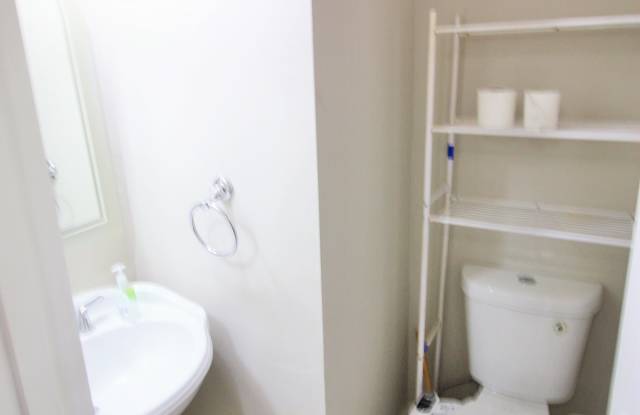 7446 Wynnewood Square - 190Unit 190 Gallery 2