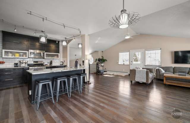 12590 Old Glenn Highway #A Gallery 3