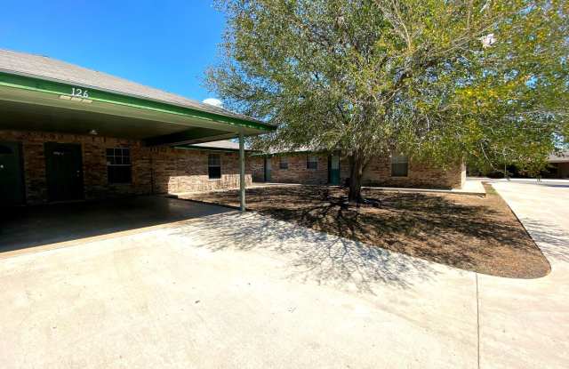 2 Bedroom / 1 Bath **Cozy Unit in Pleasanton** w/ Covered Carport! *Refrigerator Included* photos photos