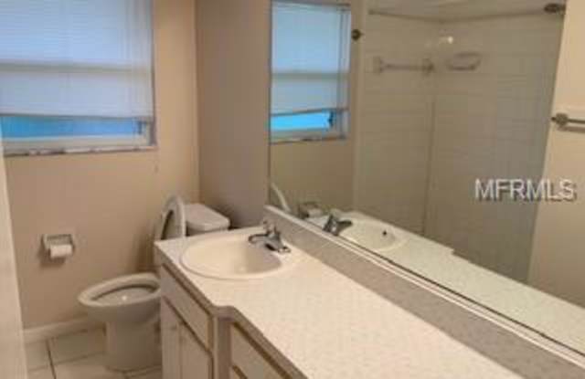4961 VENETIAN BOULEVARD NE Gallery 4