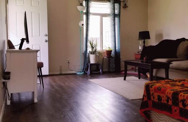422 S Webster Ave photos photos