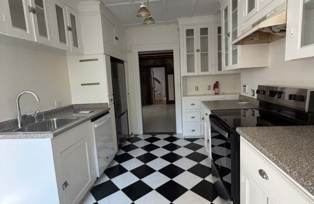 Spacious 4BR/3BA Home in Downtown Dover — Freshly Updated, Walk to Everything - 202 Central Avenue, Dover, NH 03820