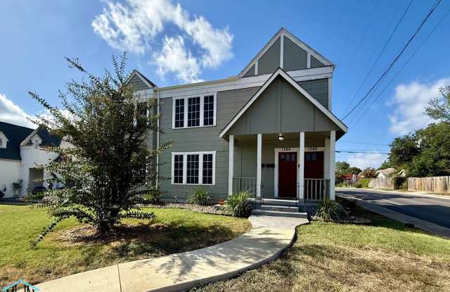 A Timeless Gem Awaits - Elegant Historic Home Nestled in the Heart of Los Angeles Heights Keystone Park! Gallery 4