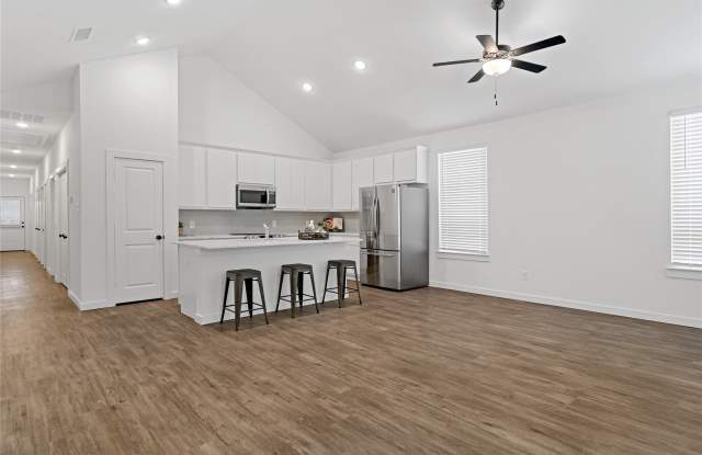 1303 S Bells Drive Gallery 3