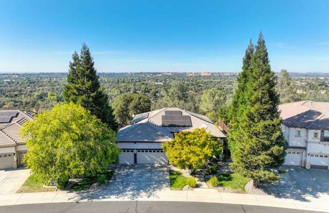 Live Elevated in Luxury - Where Views, Privacy & Convenience Meet photos photos