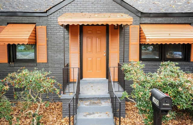 1400 Rosewood Avenue Gallery 2