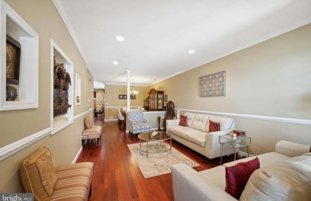 17 STAFFORD Drive Gallery 4