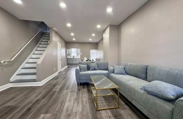 136 W CLARKSON Avenue Gallery 1