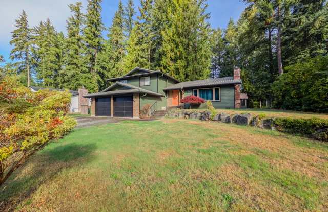**Move-In Special** Spacious 3-Bedroom Home with Large Yard, 2-Car Garage & Shed! Gallery 3