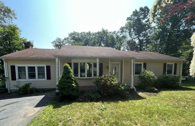 Spacious 3 Bedroom Ranch - 20 Booth Terrace, New Haven County, CT 06518