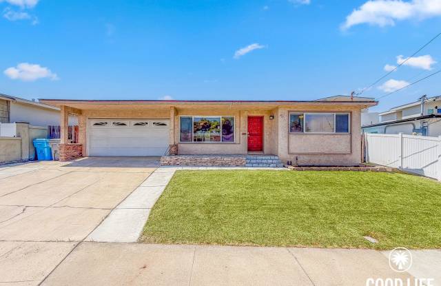 2BD/1BA Home in La Mesa with Turf Yards, Large Backyard, W/D & 2-Car Garage photos photos
