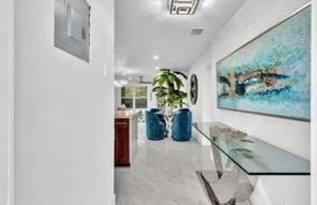 4025 N Federal Highway Gallery 2