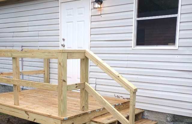 Spartanburg, 2 bedrooms, 1 bath. $800 a month, NO PETS, 803-537-0185 photos photos