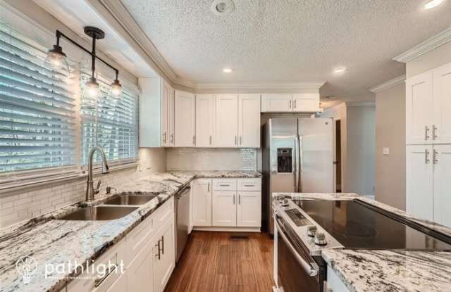 2606 Camelot Drive Gallery 2