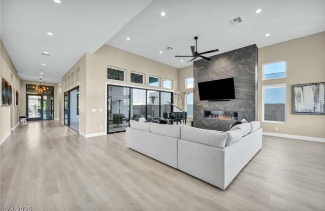10935 Rossa Peak Avenue Gallery 4