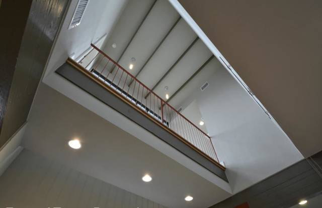 1708-D Harvey St. Gallery 3