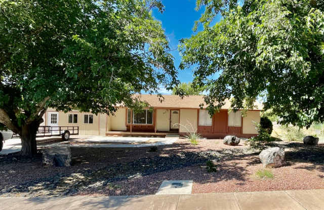 Six Bedroom Home in Bloomington Ranches photos photos