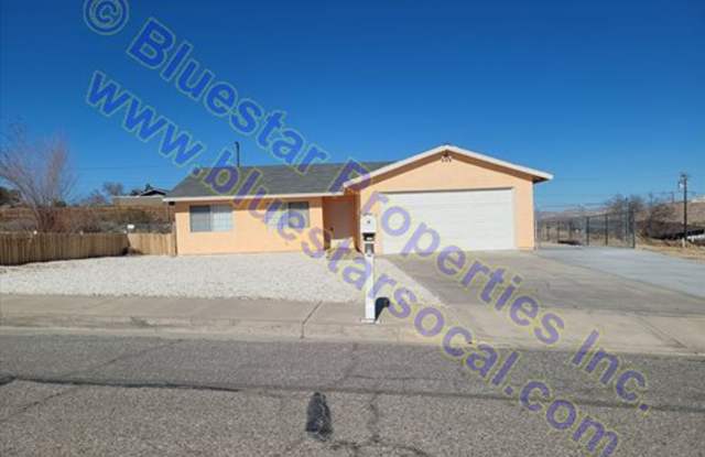 SINGLE STORY HOME IN VICTORVILLE! 3bd/1.75ba READY FOR MOVE IN TODAY!! Gallery 1