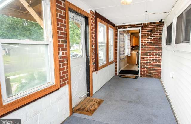28 TEABERRY LANE Gallery 2