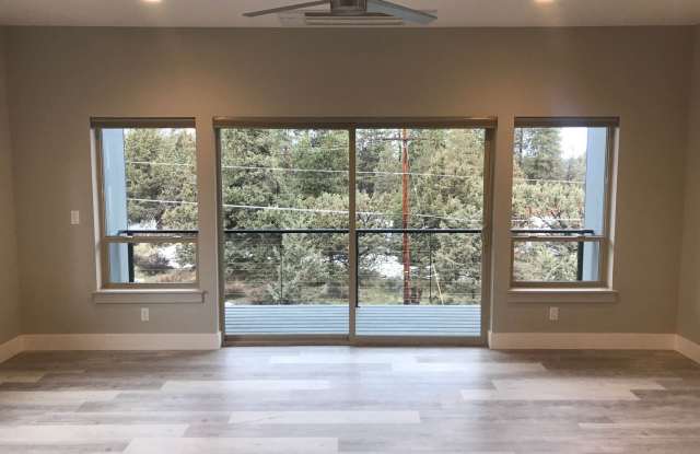 61558 SW Blakely Road Gallery 2