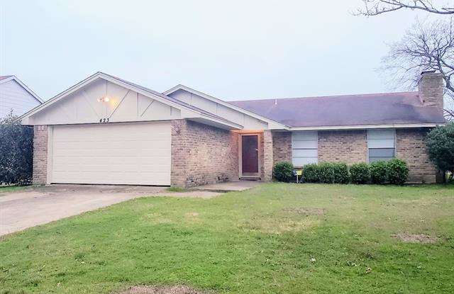 423 Everest Court - 423 Everest Court, Cedar Hill, TX 75104