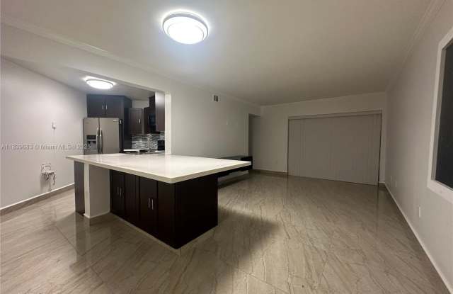 9423 Fontainebleau Blvd photos photos