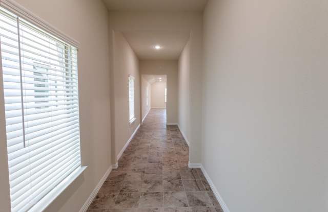 572 Ruthye Ln Gallery 2