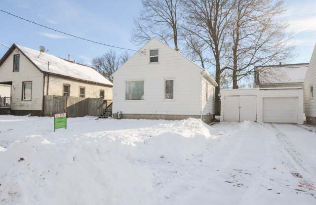 Homey House Near Goose Egg Park Available NOW! - 120 11th Street Northwest, Rochester, MN 55901