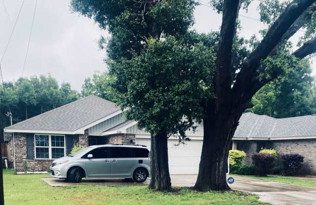 Bright  Open 3BR/2BA - Near NAS, Airport, Hospitals  More photos photos