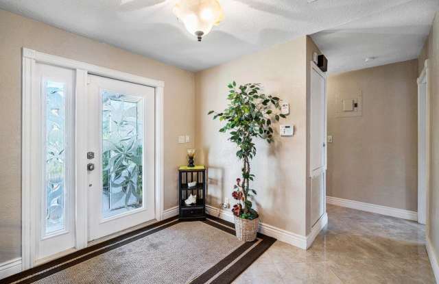 4931 NE 27 Ter Terrace Gallery 3