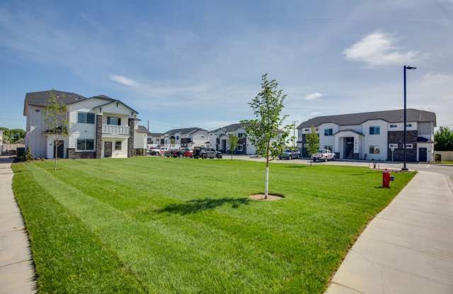 Come Fall in Love with Luxury Living! Gallery 2