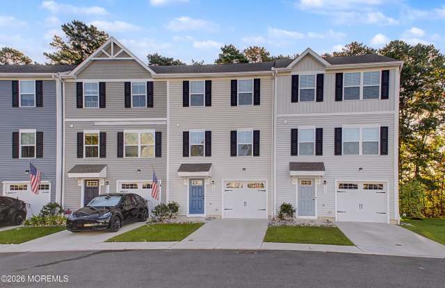 1004 Cyprus Court Gallery 1
