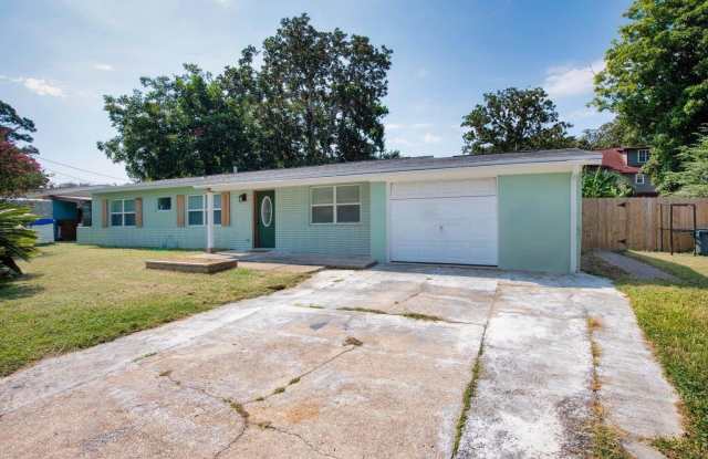 301 South Lorraine Drive - 301 South Lorraine Drive, Mary Esther, FL 32569