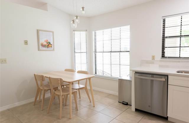 1085 INDIAN RIDGE TRL E Gallery 4