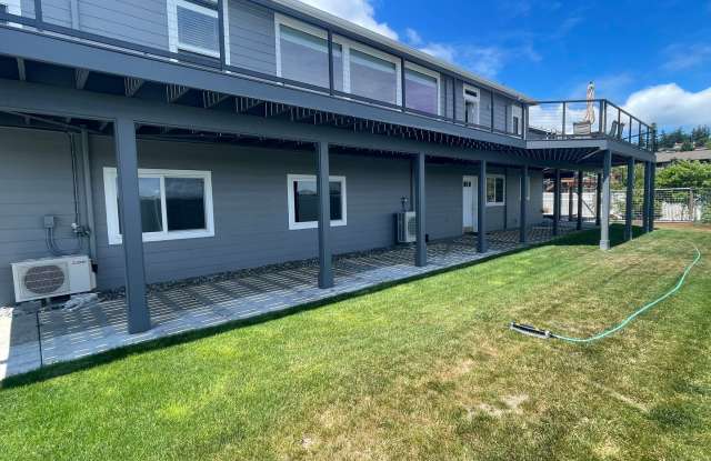 Spacious and Modern 3 Bedroom Sunlit Basement Suite! photos photos