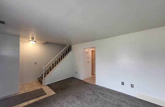 20027 Village Green Ct Gallery 4