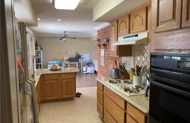 3261 Colorado Lane Gallery 2