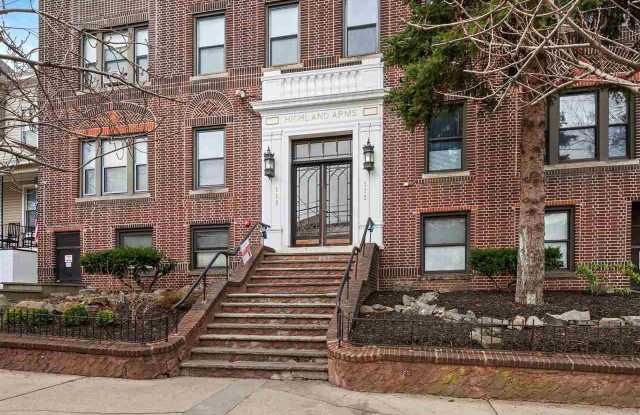 115 HIGHLAND AVE - 115 Highland Avenue, Jersey City, NJ 07306