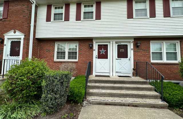 Spacious 2-Bedroom Condominium for Rent - Suffield CT! - 88 Brandywine Lane, Suffield Depot, CT 06078