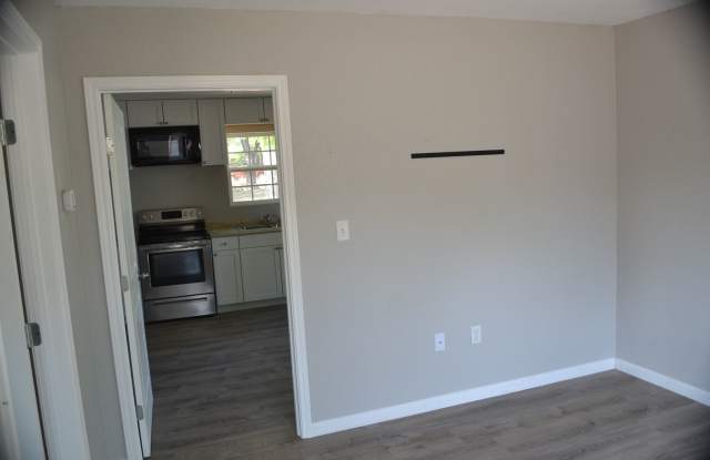 Cozy 1 bedroom 1 bathroom Gallery 3