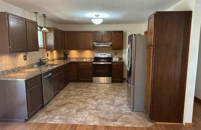 371 Greenbrier Drive Gallery 2