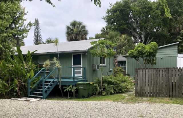 1395 40th Street - A photos photos