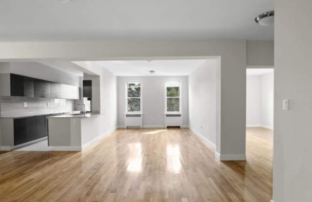 109 W 15th St Gallery 2