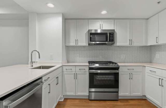 1800 Oak Apartments Gallery 1