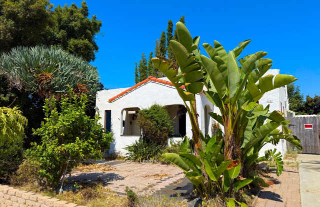 Welcome to this charming home in Ocean Beach! photos photos