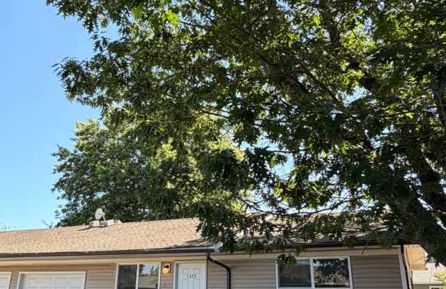 (917) 27th Street Duplex - 2 Bedroom / 1 Bathroom - Albany Duplex ***PET FRIENDLY photos photos