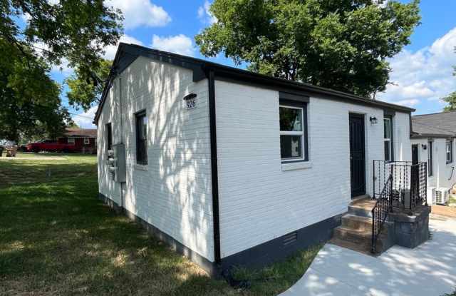 2BR/1BA Renovated Triplex Unit – Prime Location Near Meharry, TSU, and Vandy! photos photos